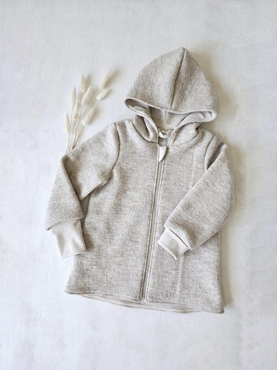 Walkjacke mit Öhrchen an der Kapuze