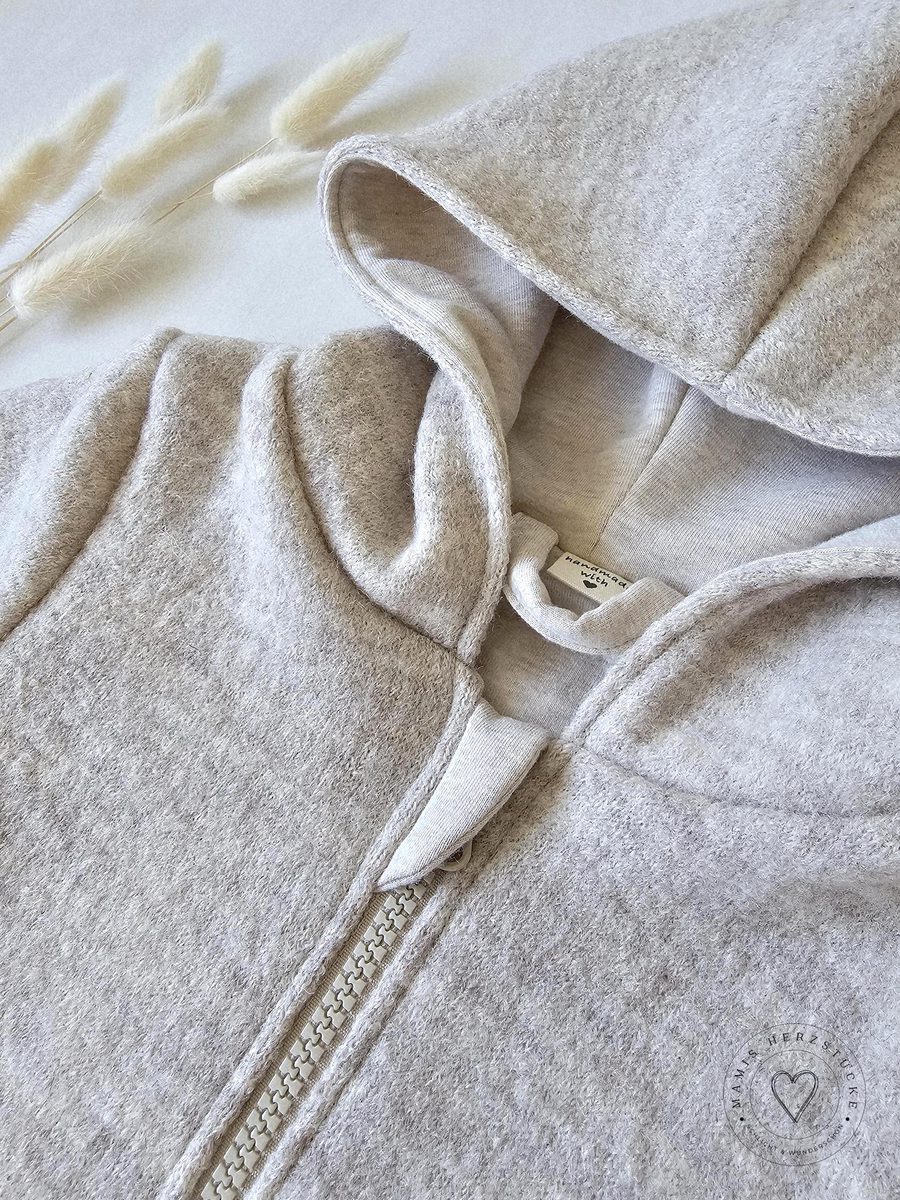 Walkjacke mit Öhrchen an der Kapuze – Foto 2